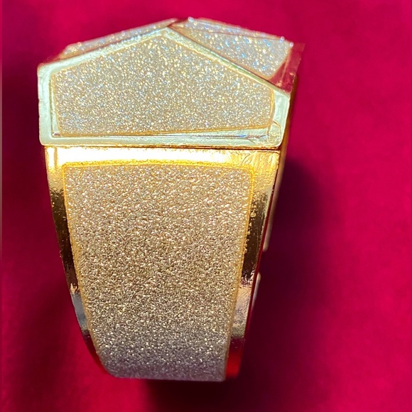 💥💥❤️3 cuff bracelets for only $25💥❤️💥.  2 in gold tone, 1 in silver tone! - Picture 5 of 10